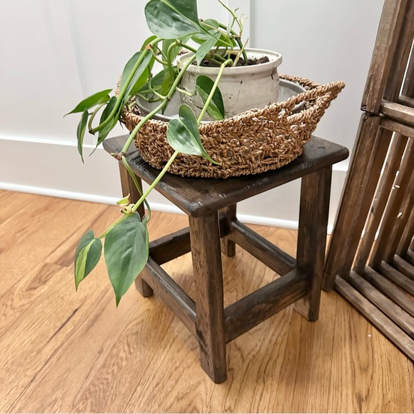 Vintage Primitive Small Stool Wooden Dark stain Rustic Earthy Decor Plant Stand - Picture 9 of 16